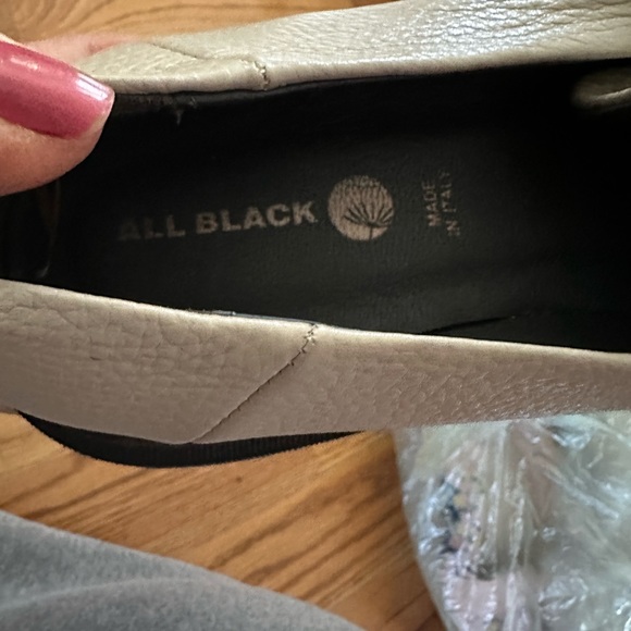 ALL BLACK loafers, brand new! Cream/Greige and black - Picture 7 of 7